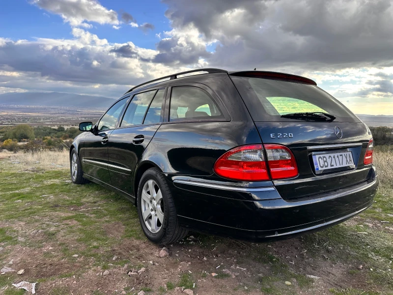 Mercedes-Benz E 220, снимка 4 - Автомобили и джипове - 52030433