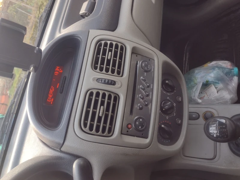 Renault Symbol, снимка 6 - Автомобили и джипове - 52863532