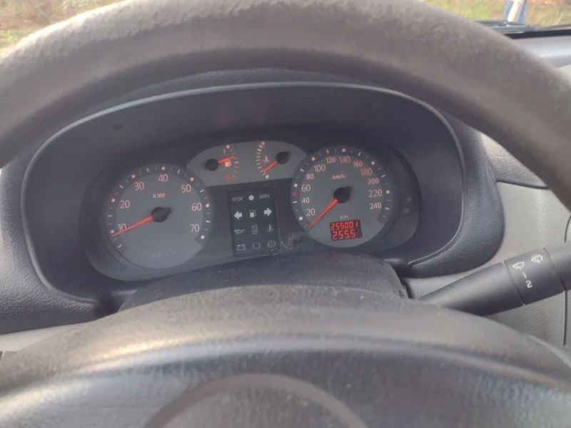 Renault Symbol, снимка 5 - Автомобили и джипове - 52863532