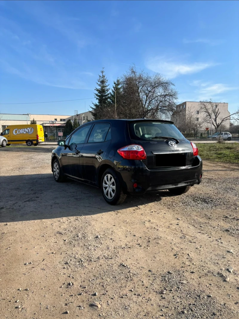 Toyota Auris 1.3 VVTI, снимка 5 - Автомобили и джипове - 52893041