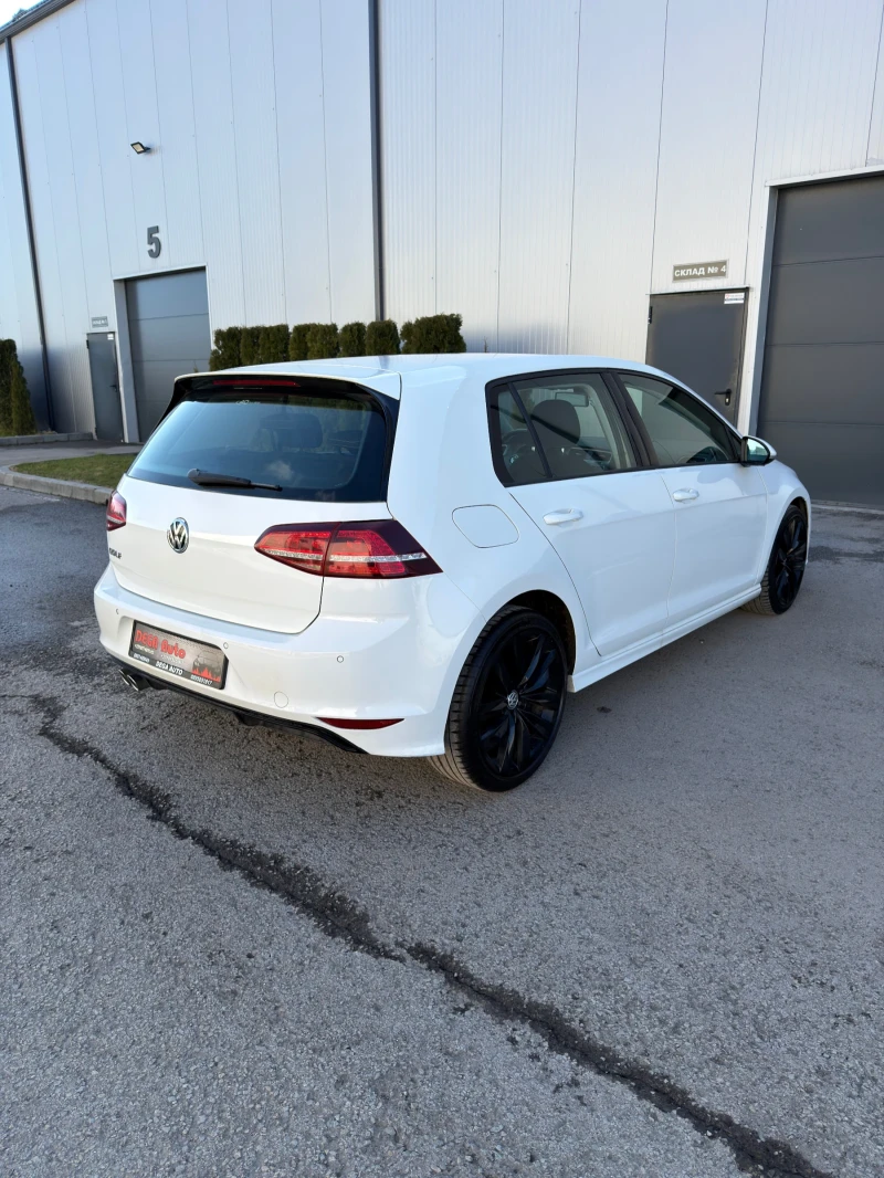 VW Golf 2.0tdi 150k.c* R-Line* Xenon* Подгрев* ЛИЗИНГ* , снимка 5 - Автомобили и джипове - 53443405