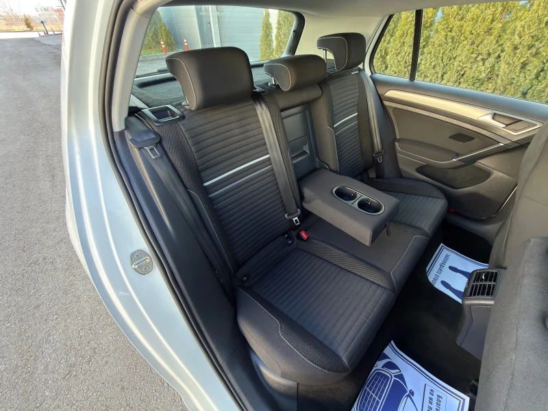 VW Golf 2.0tdi 150k.c* R-Line* Xenon* Подгрев* ЛИЗИНГ* , снимка 14 - Автомобили и джипове - 53443405