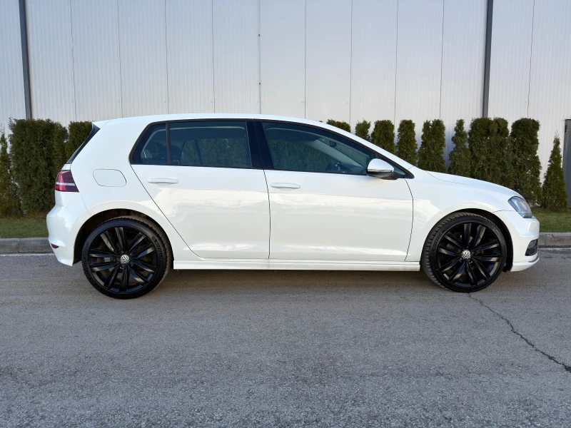 VW Golf 2.0tdi 150k.c* R-Line* Xenon* Подгрев* ЛИЗИНГ* , снимка 4 - Автомобили и джипове - 53443405