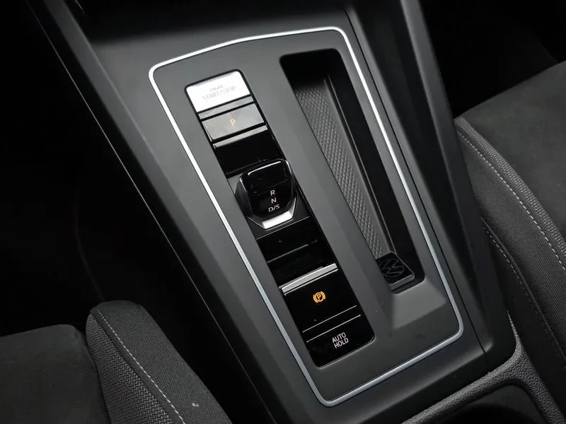 VW Golf 8Th Generation 2.0 Tdi Prestige, снимка 9 - Автомобили и джипове - 54969201