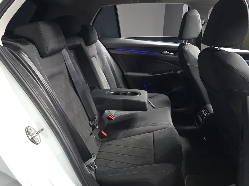 VW Golf 8Th Generation 2.0 Tdi Prestige, снимка 12 - Автомобили и джипове - 54969201