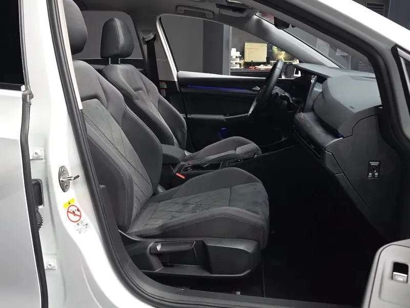 VW Golf 8Th Generation 2.0 Tdi Prestige, снимка 11 - Автомобили и джипове - 54969201
