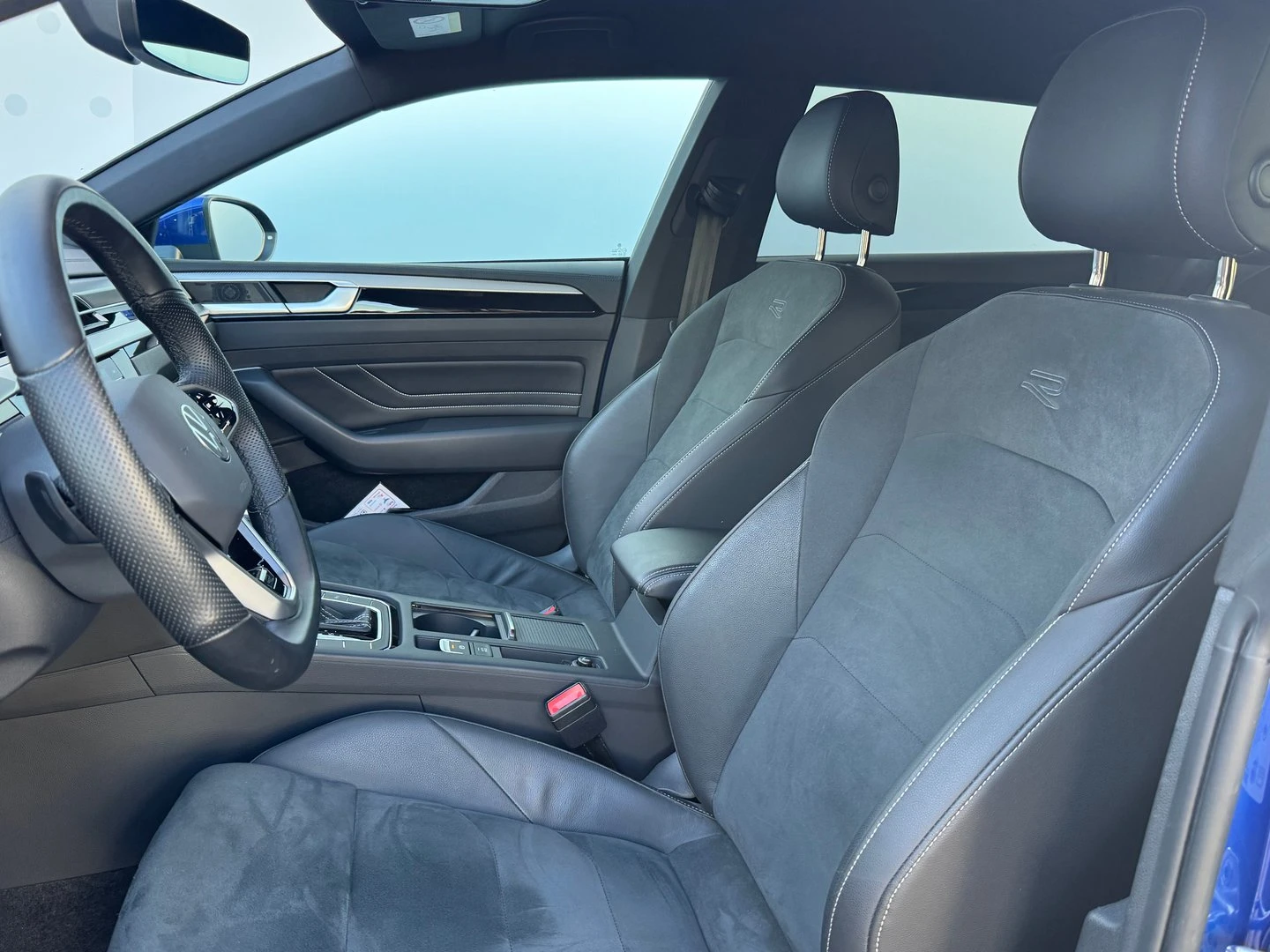 VW Arteon R-Line 2.0 TDI SCR DSG - изображение 6