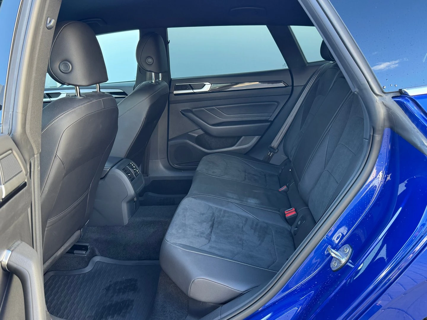 VW Arteon R-Line 2.0 TDI SCR DSG - изображение 9