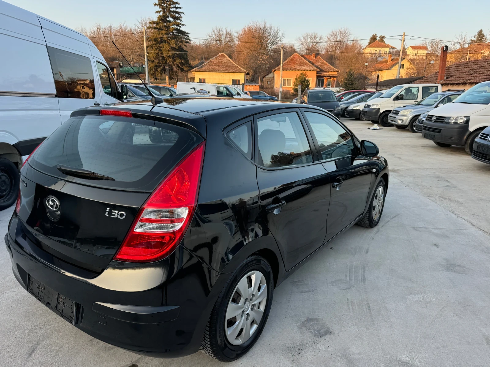 Hyundai I30 1.4 бенз 119 ХИЛ КМ - изображение 5