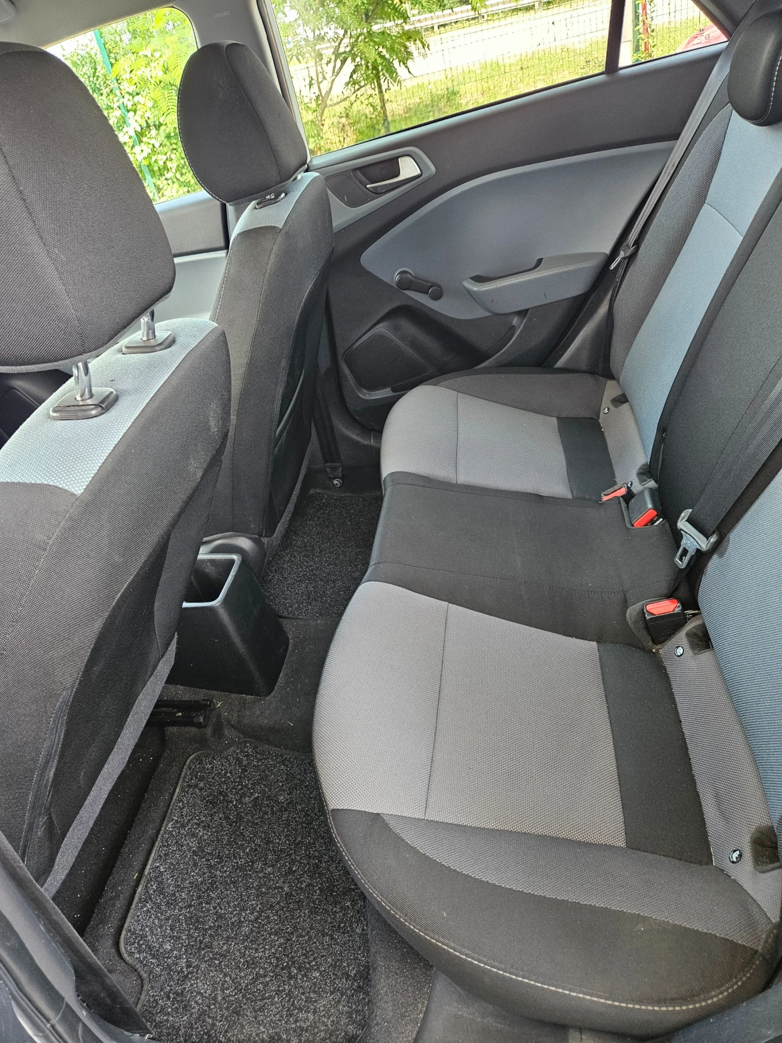 Hyundai I20 ГАЗ -НЕ Е БИЛ ТАКСИ - изображение 10