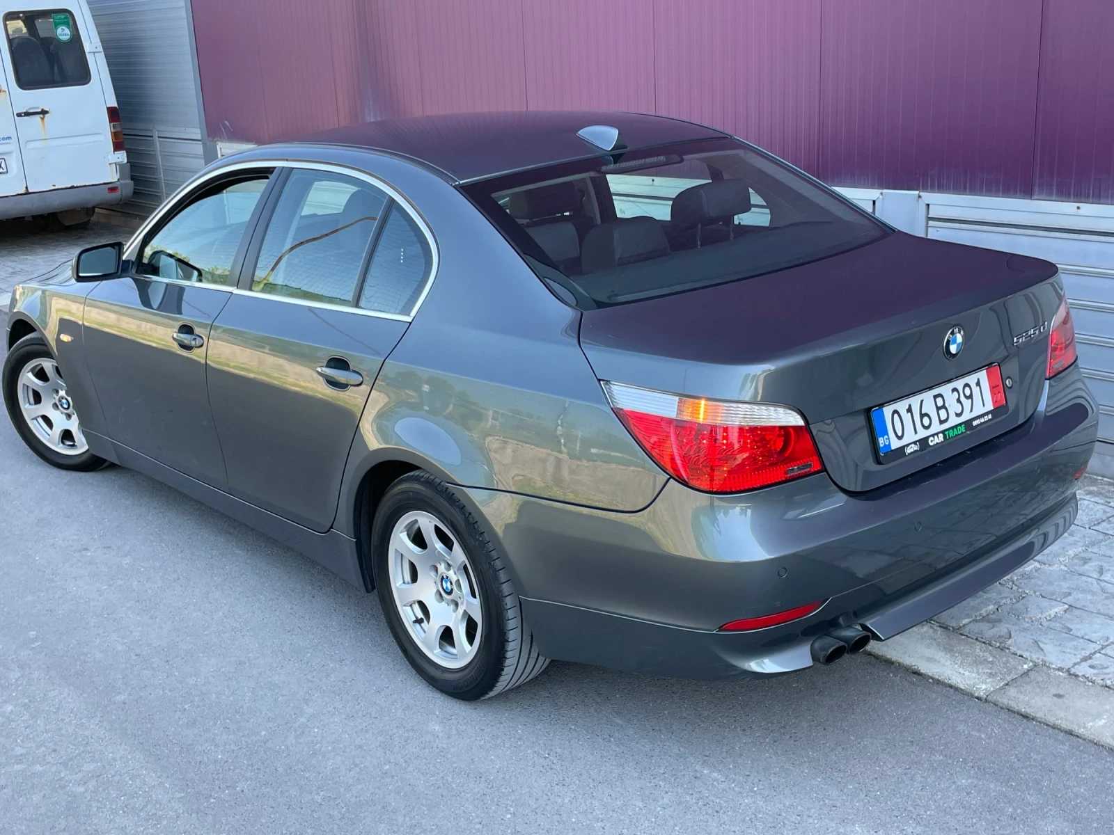 BMW 525 M57/АВТОМАТ/КОЖА/НОВИ ГУМИ И ДИСКОВЕ/ - изображение 6
