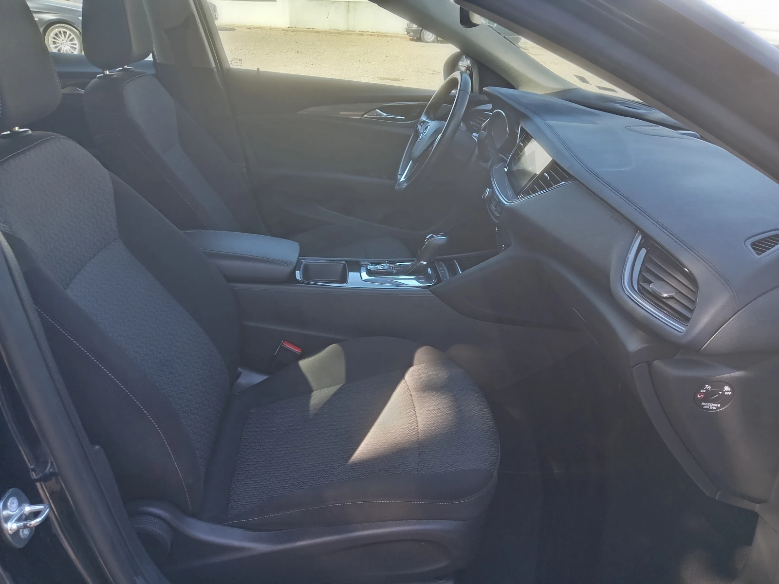 Opel Insignia 1.5T Auto - изображение 8