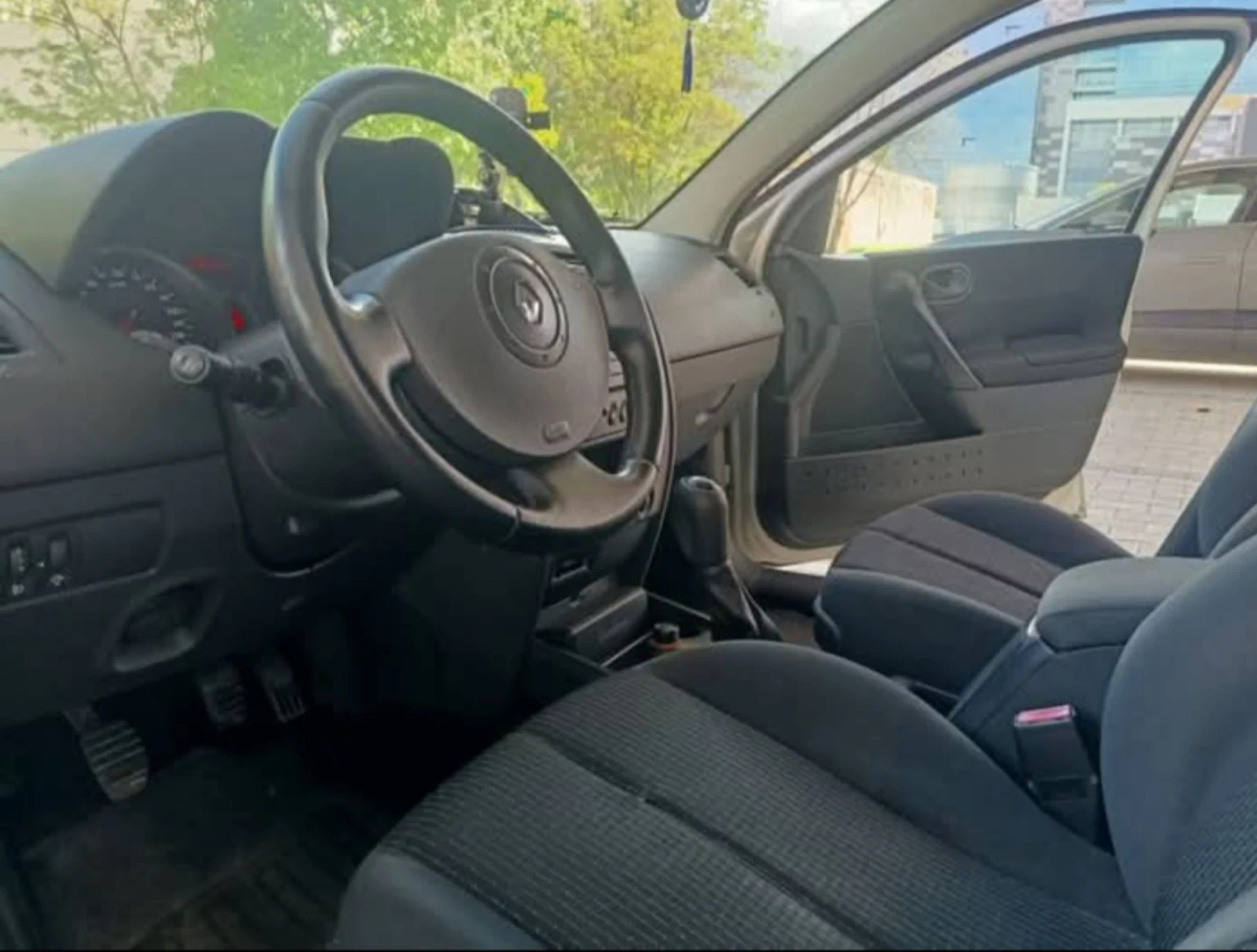 Renault Megane, снимка 7 - Автомобили и джипове - 53746049