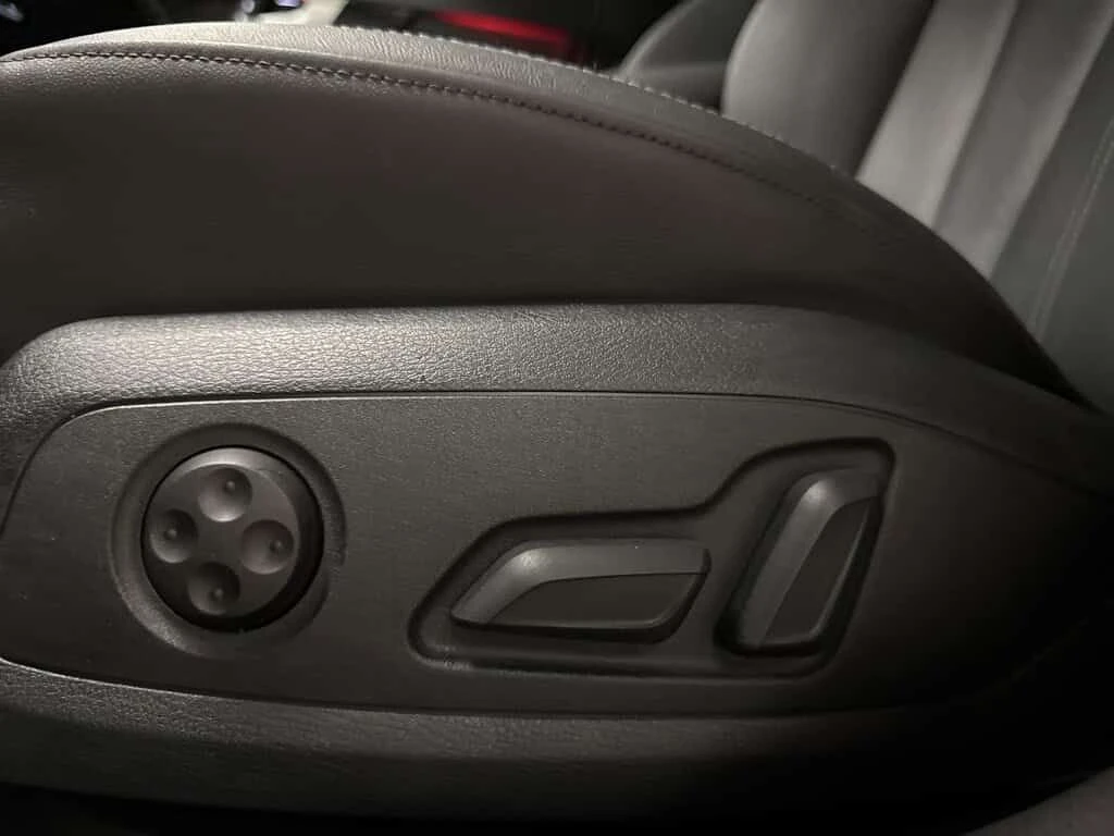 Audi A4 * Progressiv 45 TFSI quattro | Rearview Camera | A, снимка 11 - Автомобили и джипове - 53787393