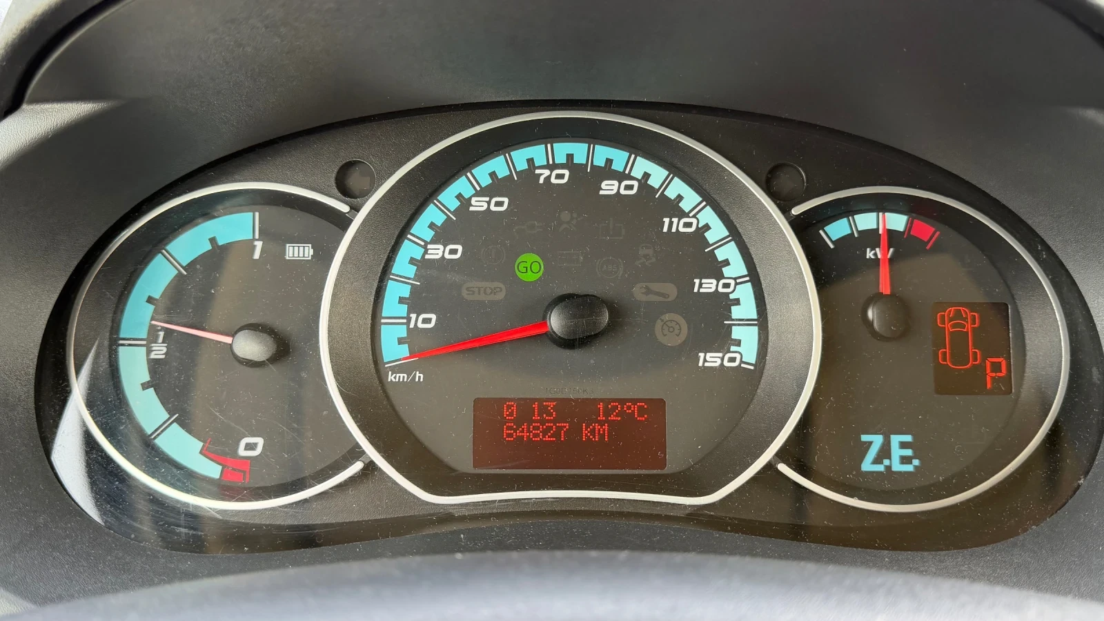 Renault Kangoo Z.E. Express Maxi 33kWh, снимка 15 - Автомобили и джипове - 54188662