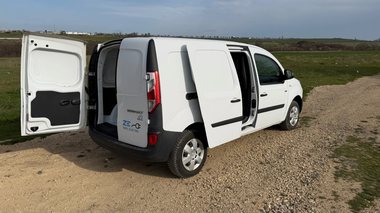 Renault Kangoo Z.E. Express Maxi 33kWh, снимка 8 - Автомобили и джипове - 54188662