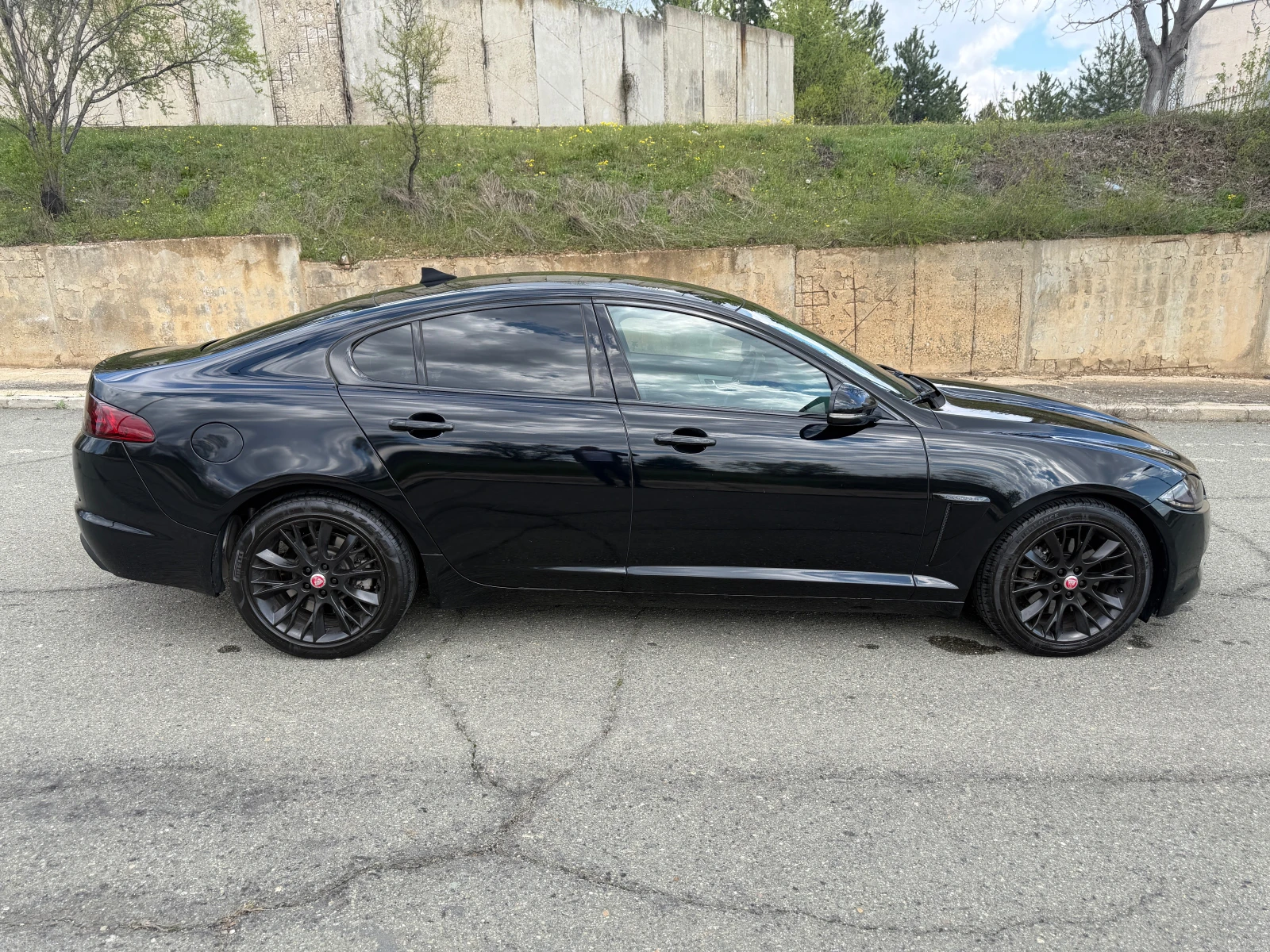 Jaguar XE 2.2 D 200 кс АВТОМАТИК, снимка 5 - Автомобили и джипове - 54195907