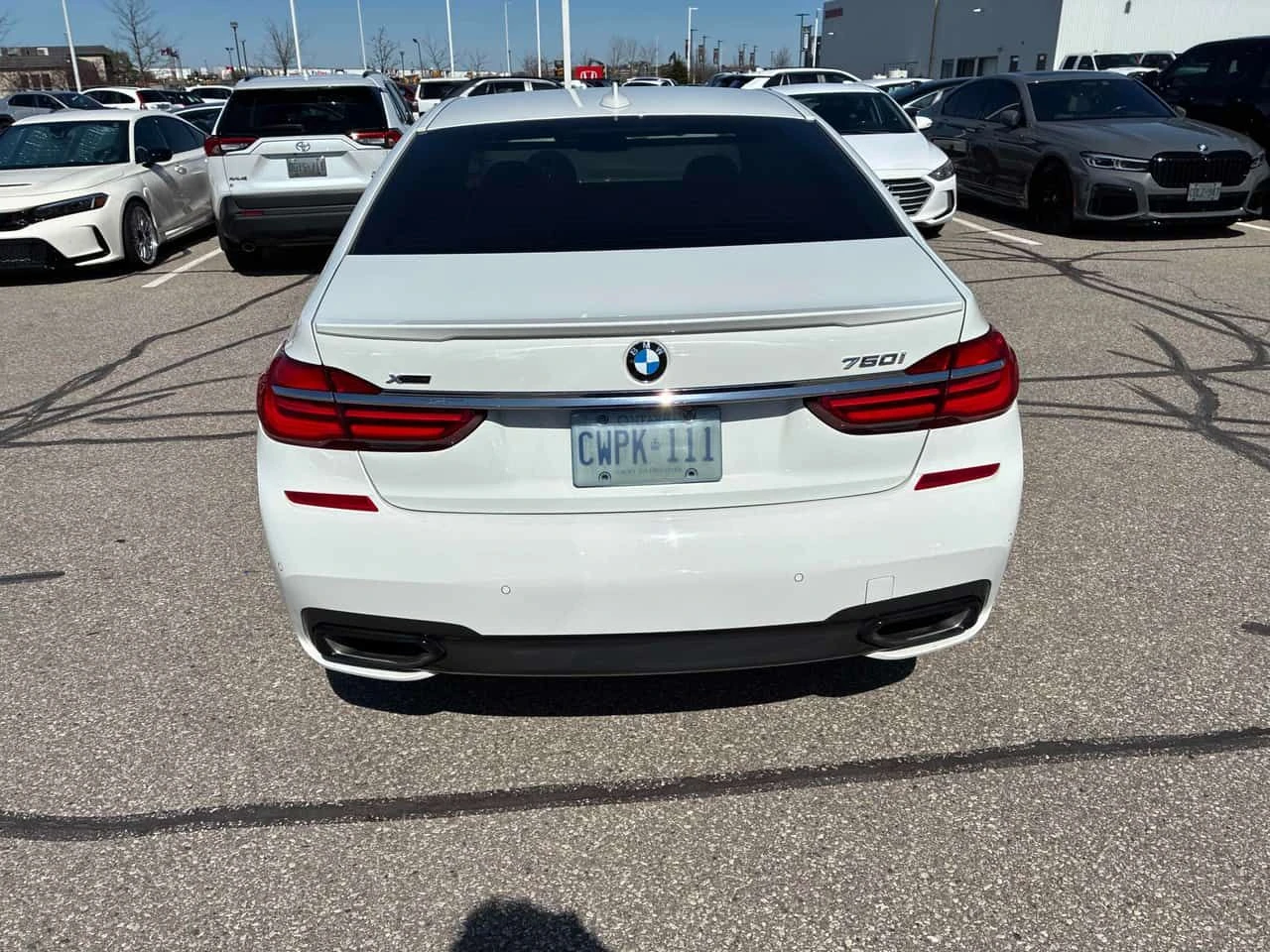 BMW 750 * xDrive * ДИСТРОНИК* 360 КАМЕРА* ПРЕДСТАВИТЕЛСТВО, снимка 5 - Автомобили и джипове - 54339595