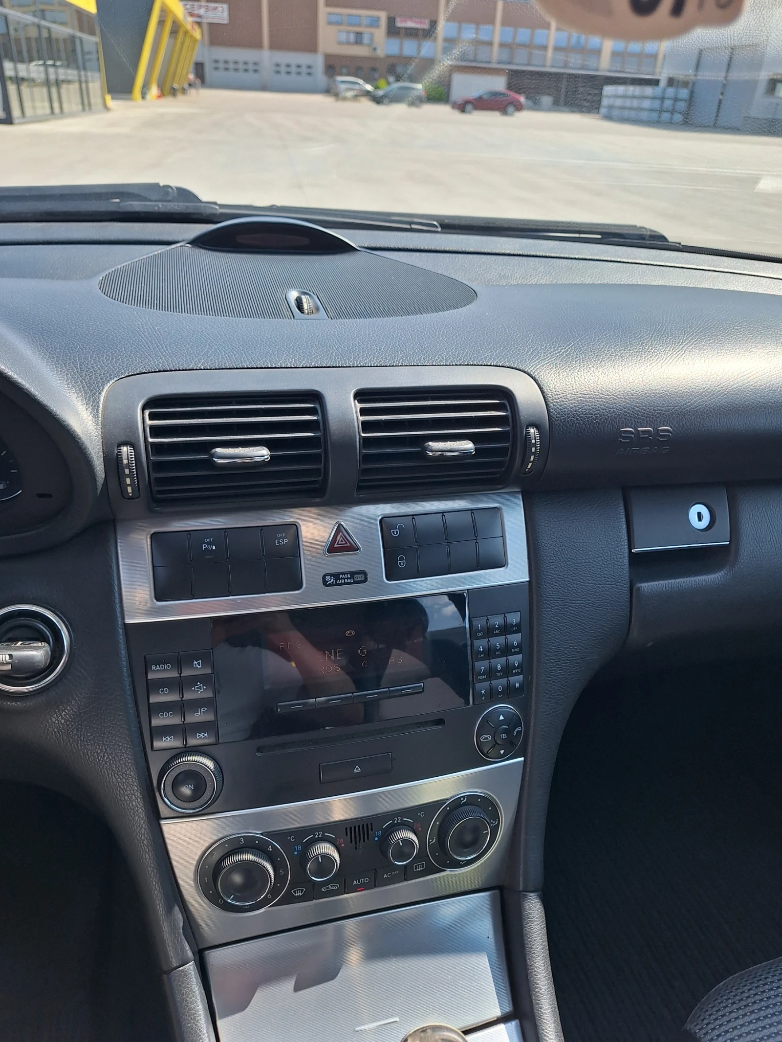 Mercedes-Benz C 220, снимка 6 - Автомобили и джипове - 54550655
