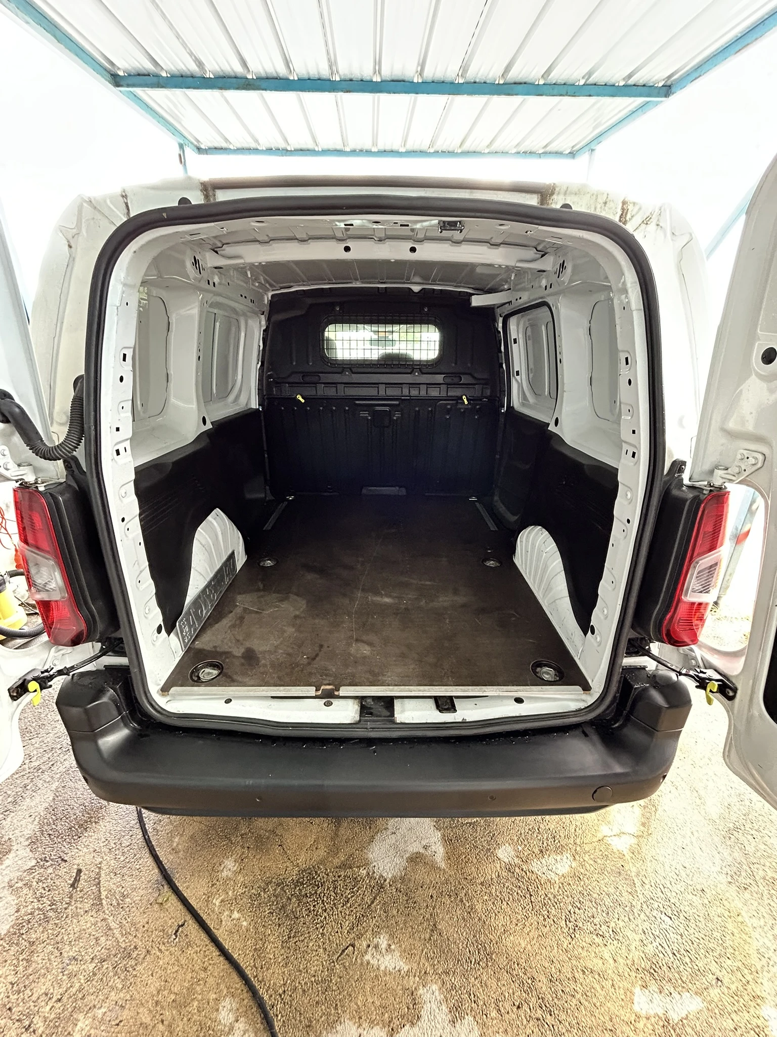 Opel Combo 1.5CDTi* Euro6* 3 местен, снимка 15 - Автомобили и джипове - 54566731