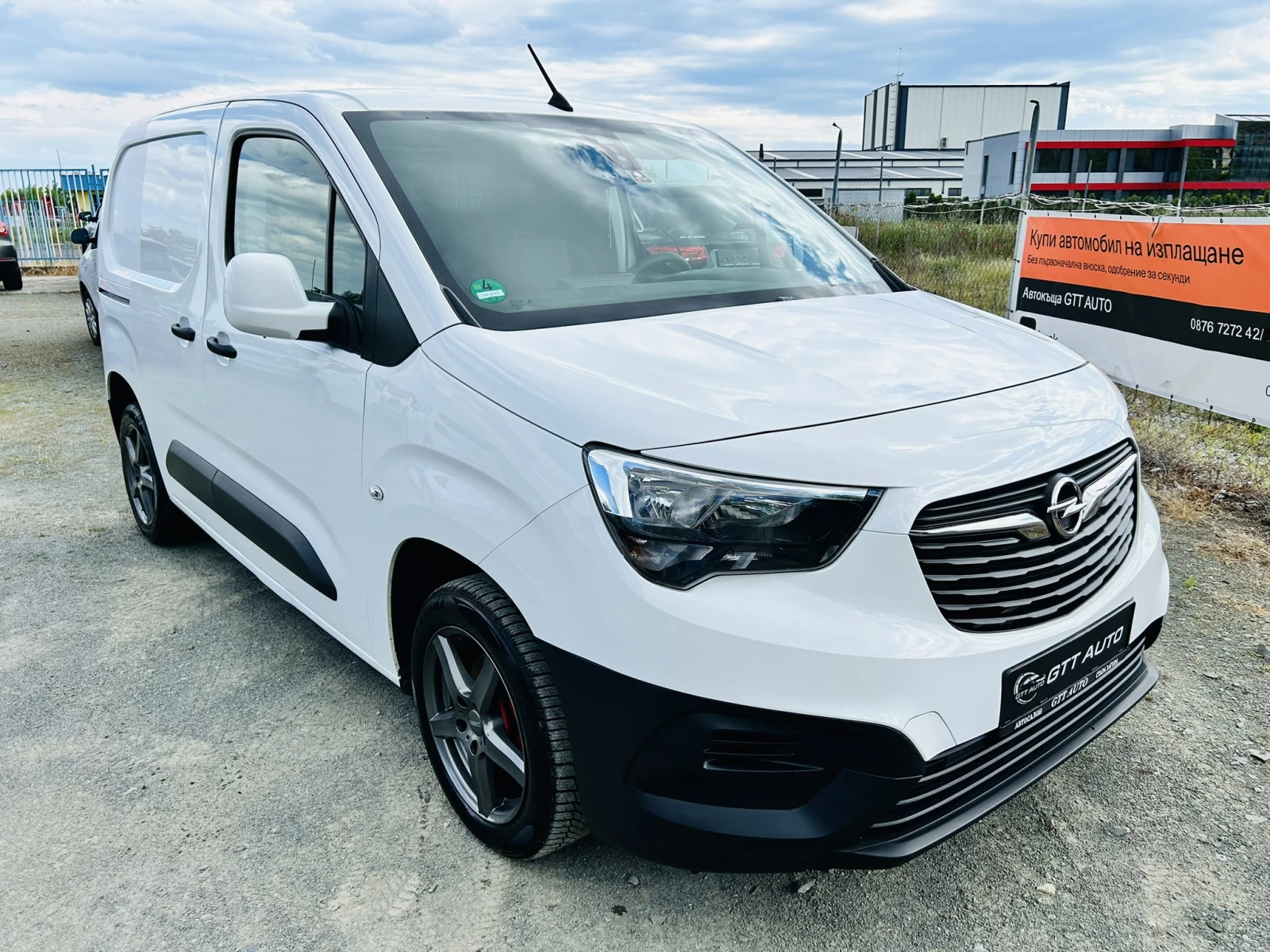 Opel Combo 1.5CDTi* Euro6* 3 местен, снимка 7 - Автомобили и джипове - 54566731