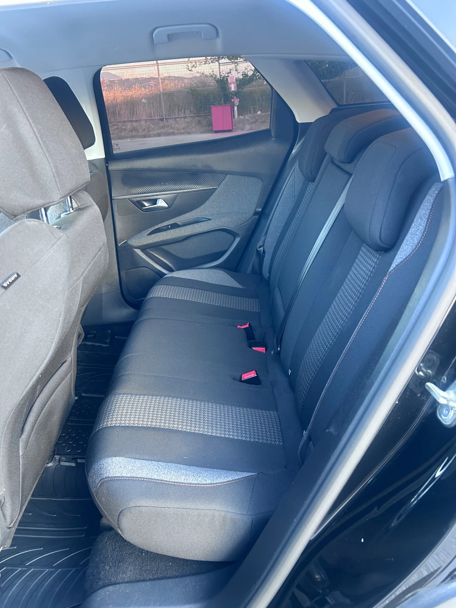 Peugeot 3008 1.5 D 131 HP  Allure  Service Book , снимка 13 - Автомобили и джипове - 54731457
