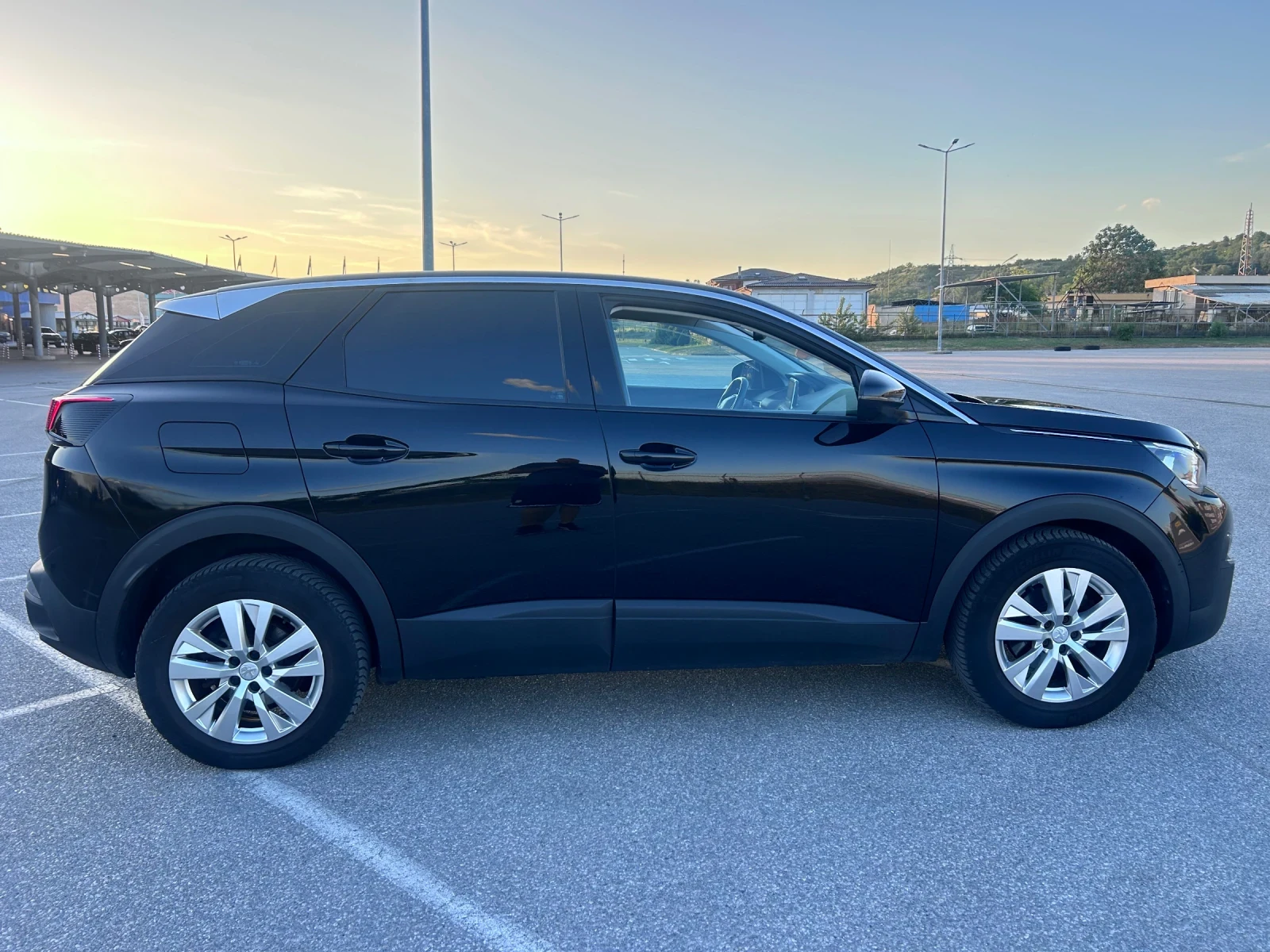 Peugeot 3008 1.5 D 131 HP  Allure  Service Book , снимка 6 - Автомобили и джипове - 54731457