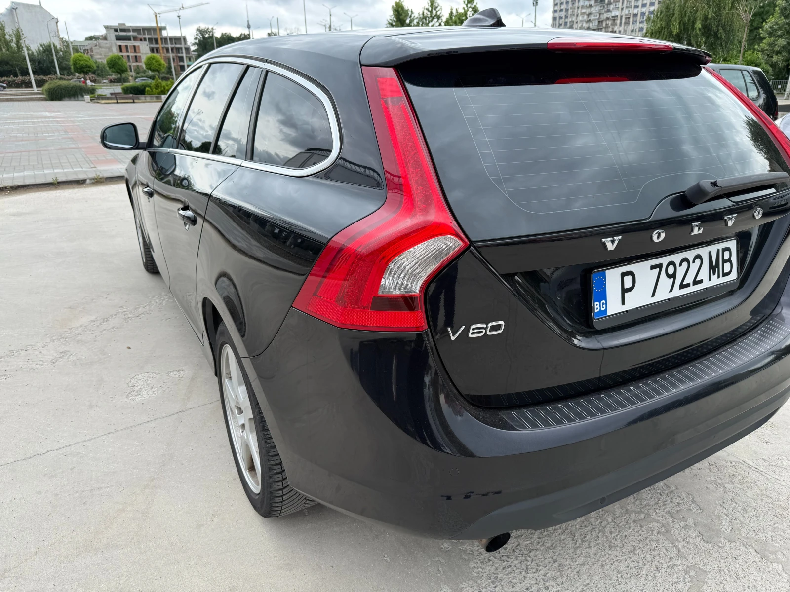 Volvo V60 ВИДЕО В ОБЯВАТА !!!, снимка 8 - Автомобили и джипове - 54884950