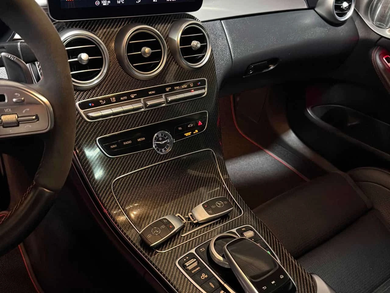 Mercedes-Benz C 43 AMG Bucket seats Intelligent drive Adaptive Cruise , снимка 9 - Автомобили и джипове - 55602476