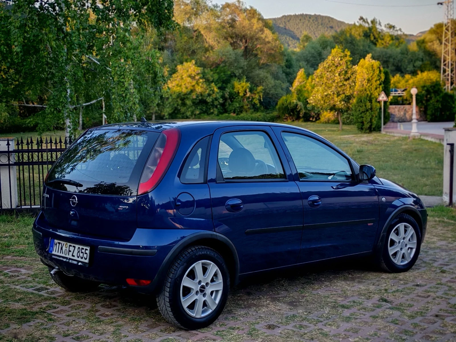 Opel Corsa 1.2I 16V(75)* FACELIFT* КЛИМАТРОНИК* НОВ ВНОС* , снимка 7 - Автомобили и джипове - 55657795