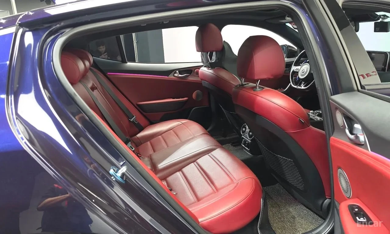 Kia Stinger * 3.3 Turbo AWD * ЦЕНА ДО БГ, снимка 14 - Автомобили и джипове - 56129534