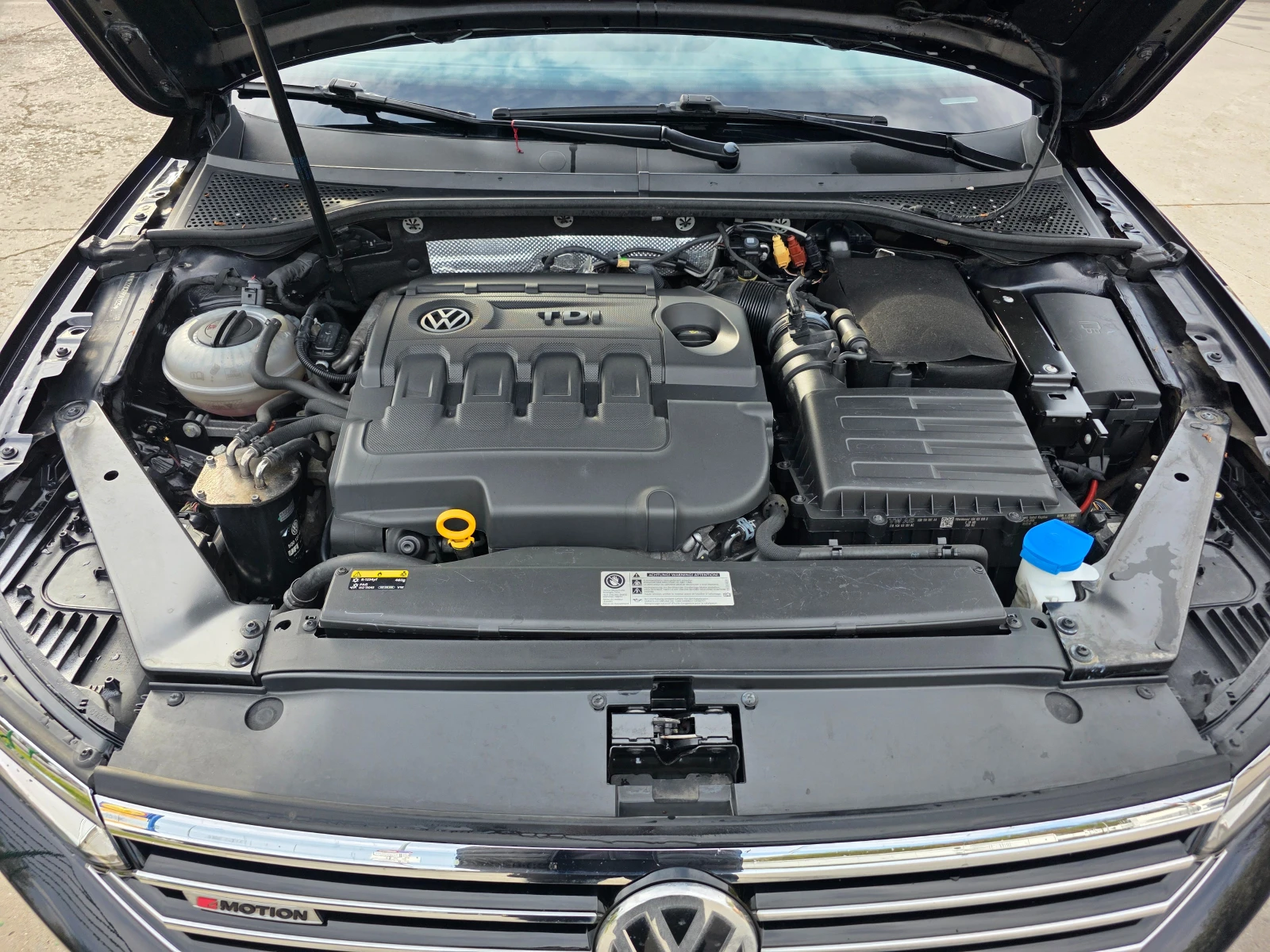 VW Passat B8, снимка 14 - Автомобили и джипове - 56159912