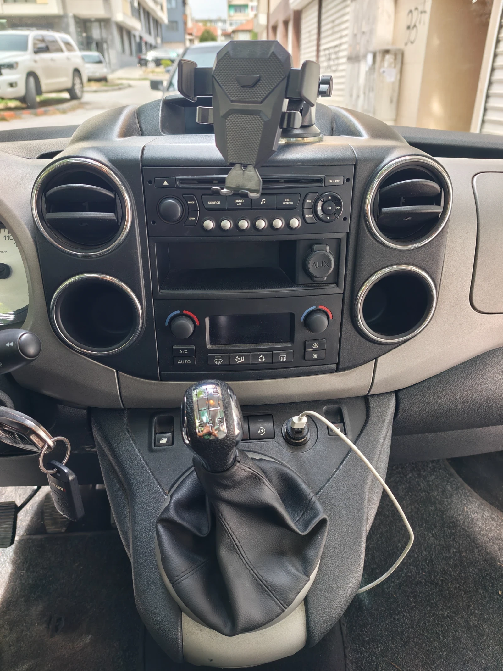 Peugeot Partner Tepee, снимка 14 - Автомобили и джипове - 56270847