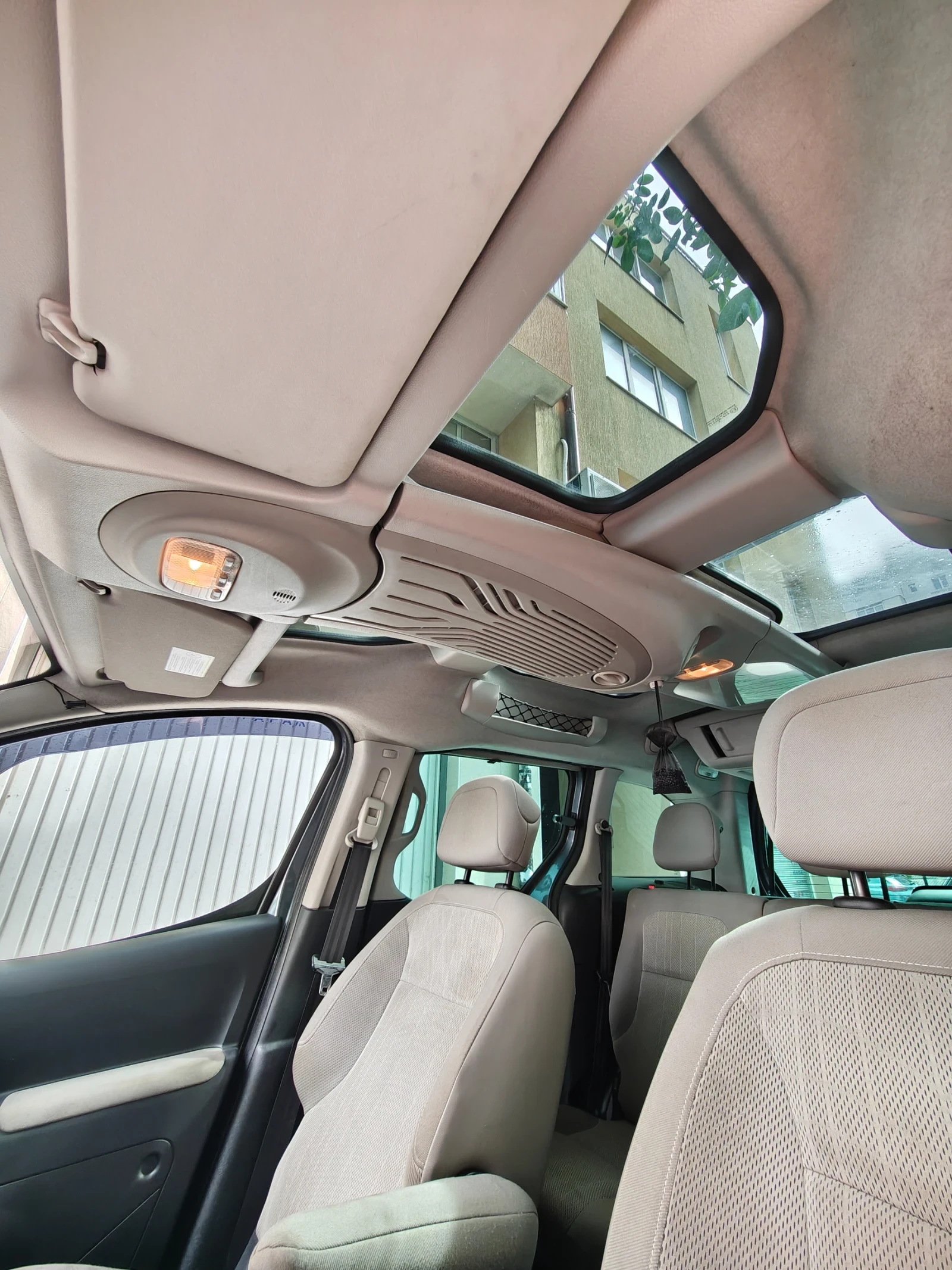 Peugeot Partner Tepee, снимка 17 - Автомобили и джипове - 56270847