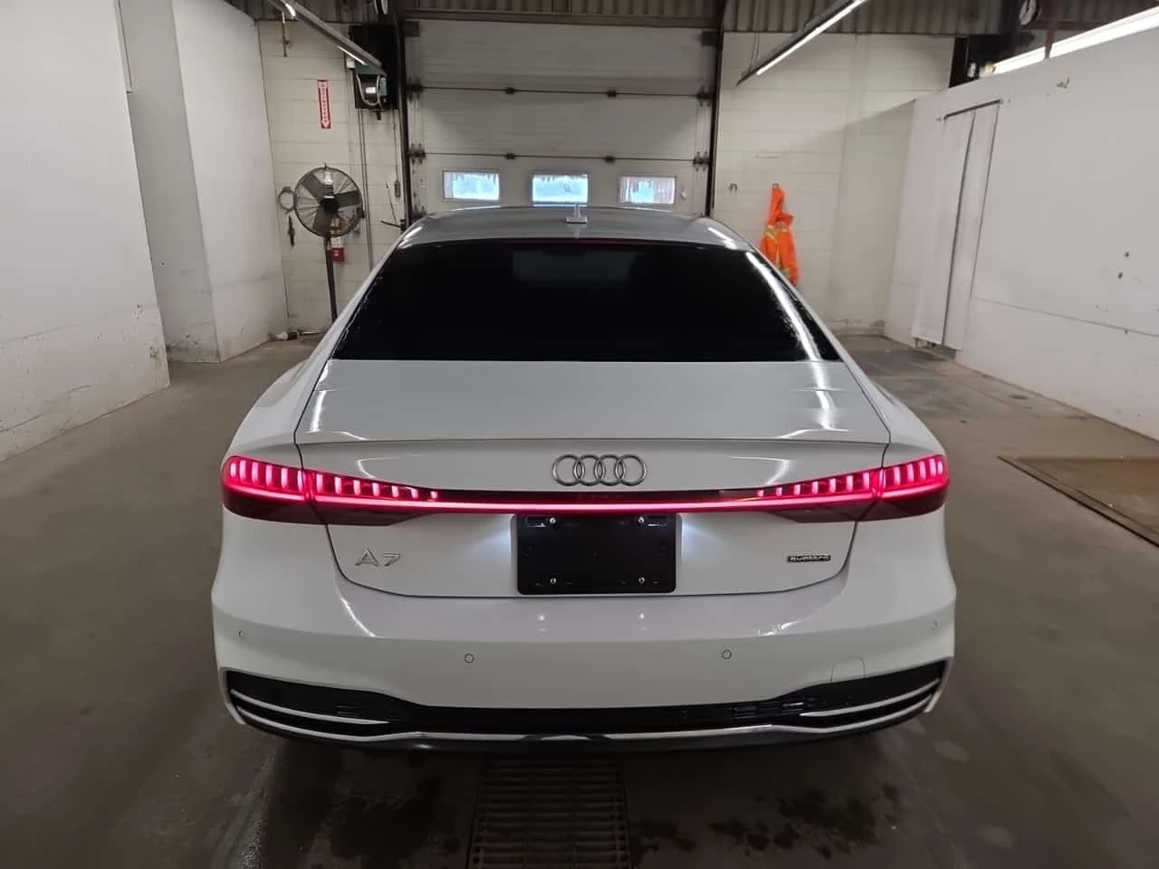 Audi A7 * PROGRESSIV * CARFAX * , снимка 4 - Автомобили и джипове - 56624231