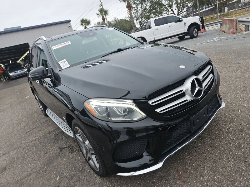 Mercedes-Benz GLE 400 4MATIC* AMG* HARMAN* AUTO PARKING* AMBIENT, снимка 3 - Автомобили и джипове - 48294527