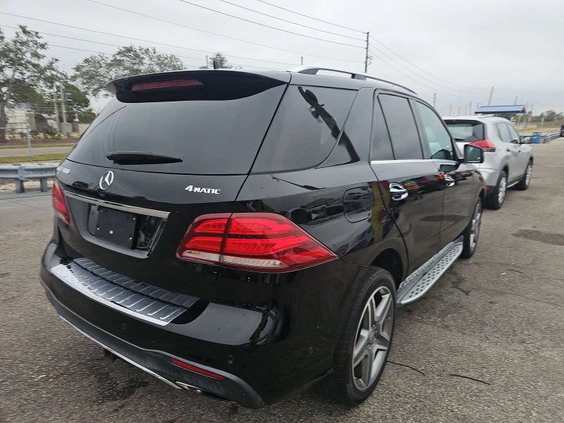 Mercedes-Benz GLE 400 4MATIC* AMG* HARMAN* AUTO PARKING* AMBIENT, снимка 4 - Автомобили и джипове - 48294527