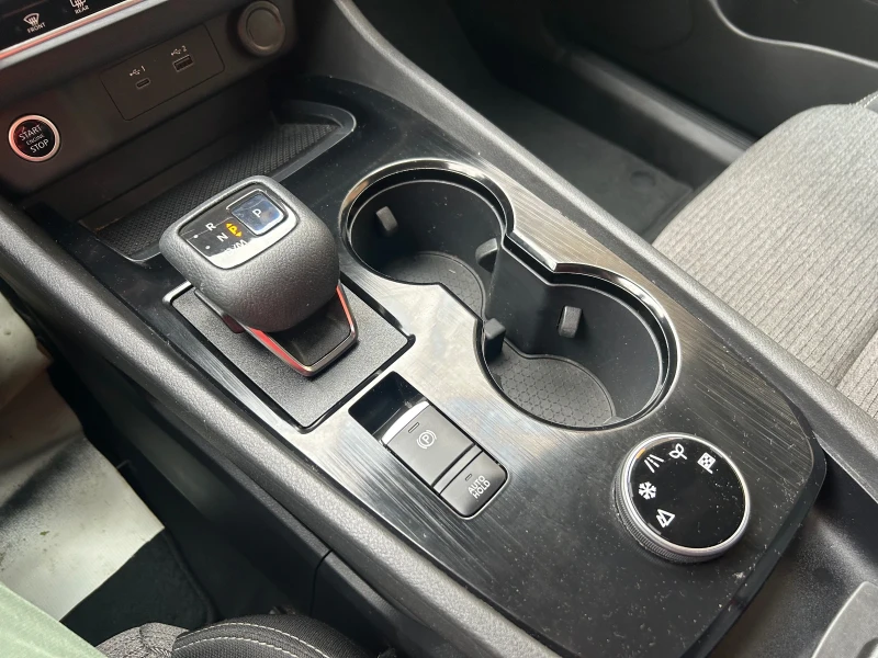 Nissan Rogue 2.5 4x4 62000КМ Сервизна История, снимка 11 - Автомобили и джипове - 52593376