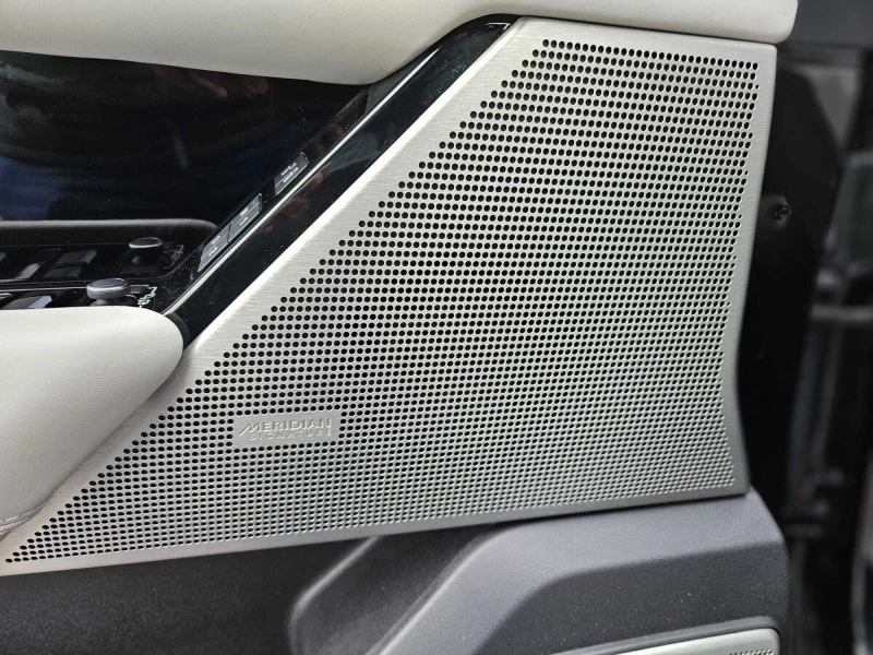 Land Rover Range Rover Velar SV * FULL* Подгрев* Масаж* Обдух* PANO* Meridian* , снимка 10 - Автомобили и джипове - 52715917
