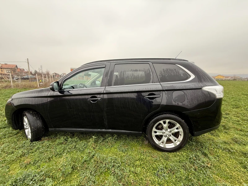 Mitsubishi Outlander 2.2 DiD, снимка 5 - Автомобили и джипове - 52803333