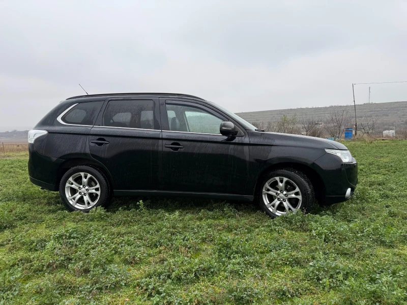 Mitsubishi Outlander 2.2 DiD, снимка 2 - Автомобили и джипове - 52803333