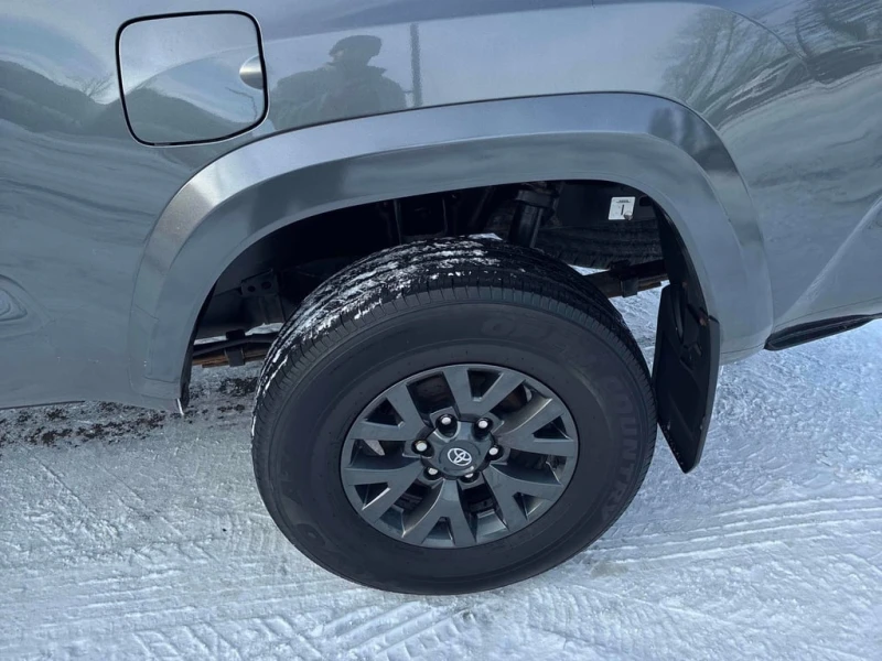 Toyota Tacoma * 4x4 Double Cab Auto * CARFAX * БЕЗ ПЪРВОНАЧАЛНА , снимка 13 - Автомобили и джипове - 53098010