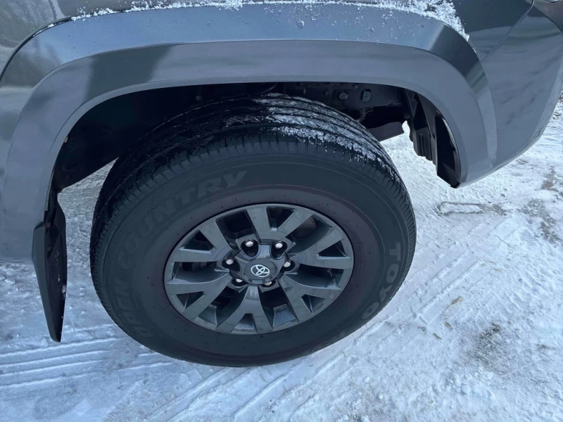 Toyota Tacoma * 4x4 Double Cab Auto * CARFAX * БЕЗ ПЪРВОНАЧАЛНА , снимка 15 - Автомобили и джипове - 53098010