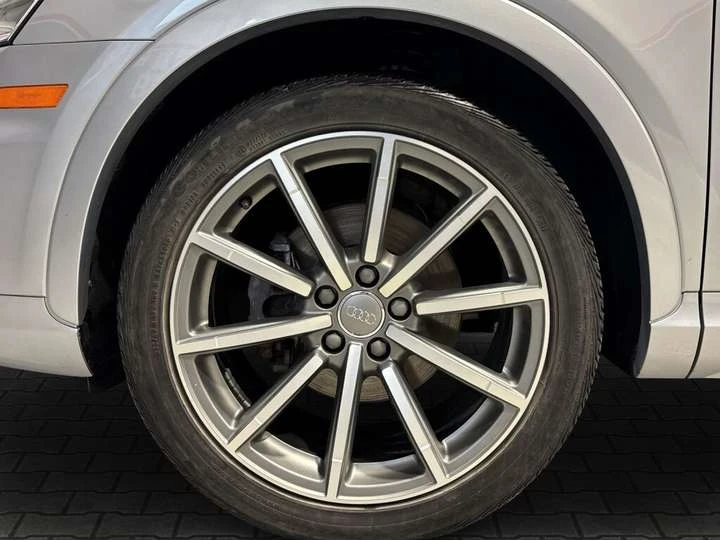 Audi Q3 2.0 TFSI Progressiv S Line/Leather/NAVI/Sunroof/Cl, снимка 15 - Автомобили и джипове - 53497812