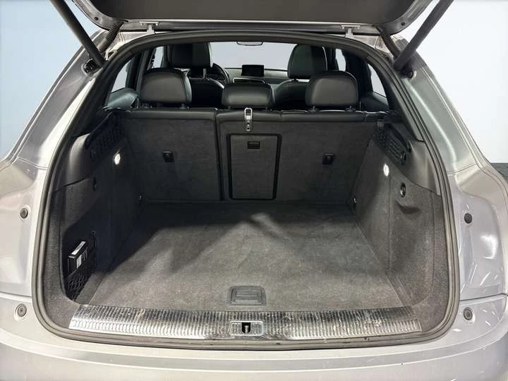 Audi Q3 2.0 TFSI Progressiv S Line/Leather/NAVI/Sunroof/Cl, снимка 16 - Автомобили и джипове - 53497812