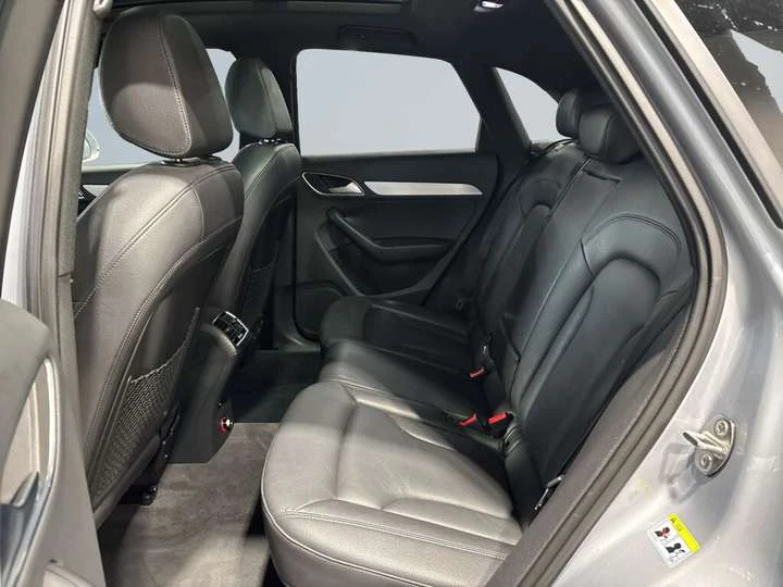 Audi Q3 2.0 TFSI Progressiv S Line/Leather/NAVI/Sunroof/Cl, снимка 14 - Автомобили и джипове - 53497812