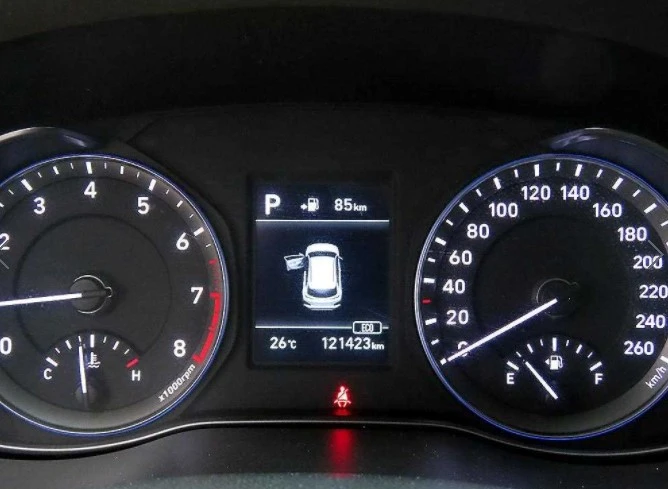 Hyundai Kona 1.6T Premium* BLIND SPOT* КРАЙНА ЦЕНА, снимка 5 - Автомобили и джипове - 55496099