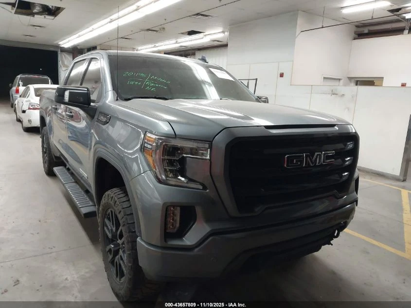 Gmc Sierra 5.3L V-8 DI, VVT, 355HP 4X4 Drive, снимка 1