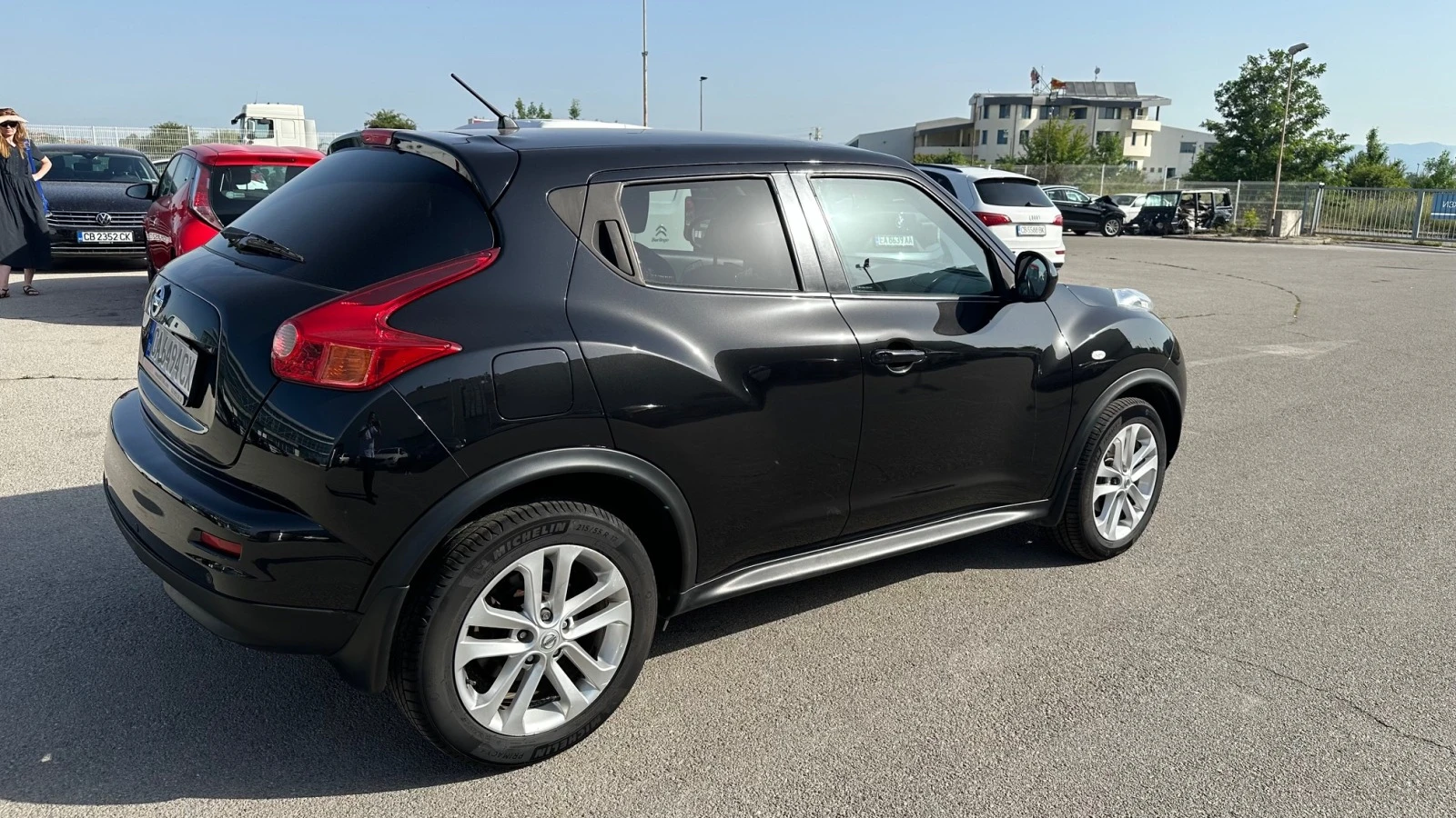 Nissan Juke 1.6 Бензин Автоматик - изображение 7