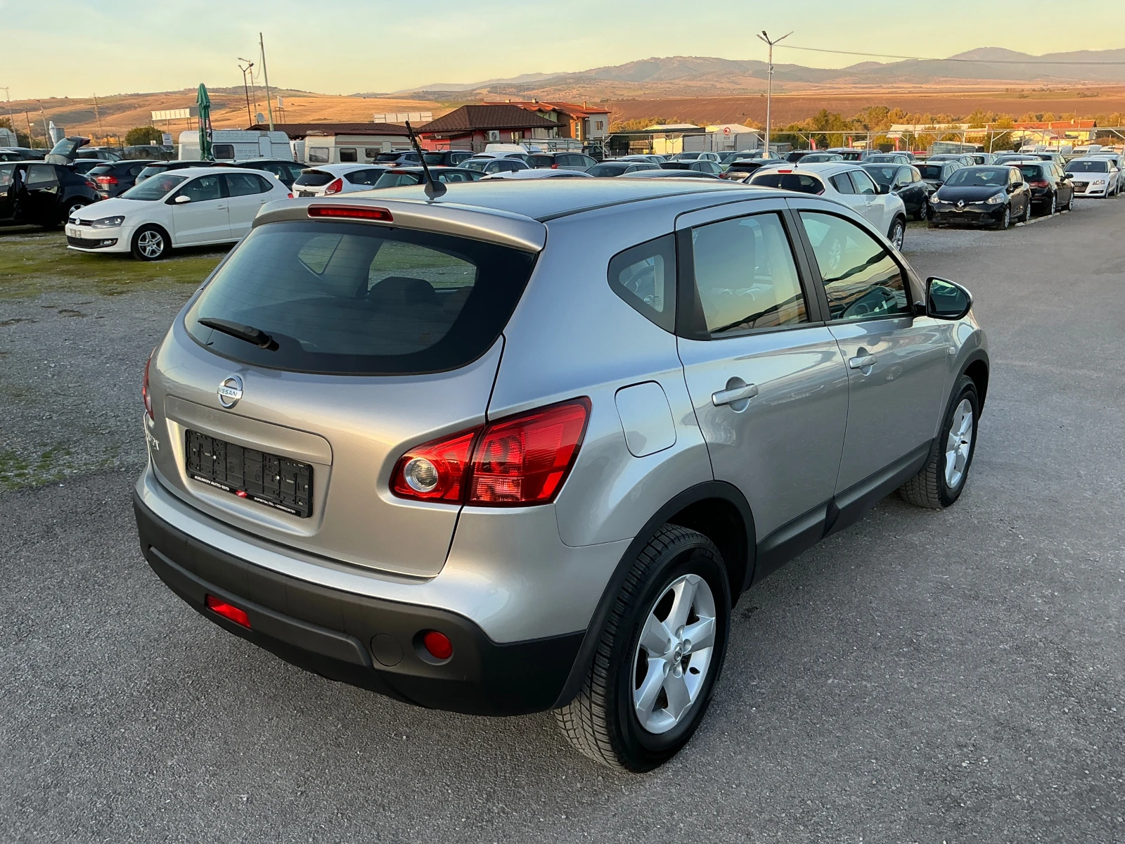 Nissan Qashqai 1.6I - изображение 8